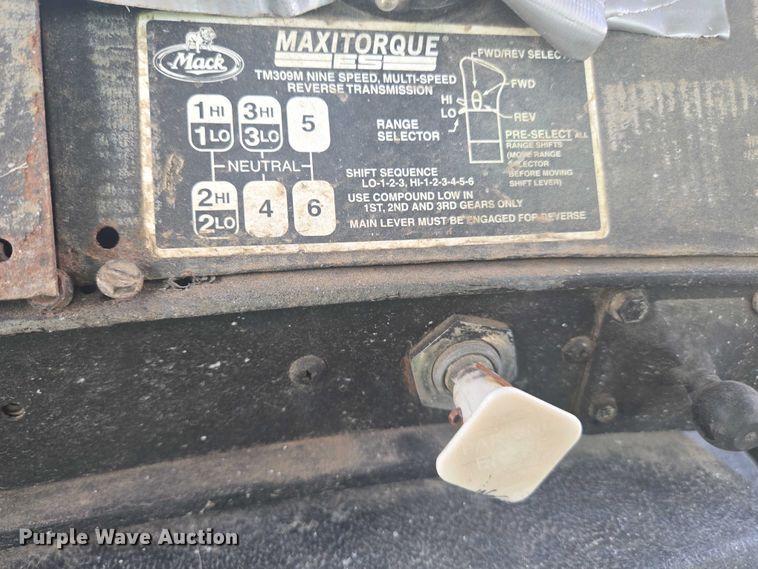 image for item YA1060 2004 Mack DM600 ready mix truck