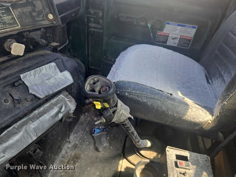 image for item YA1060 2004 Mack DM600 ready mix truck