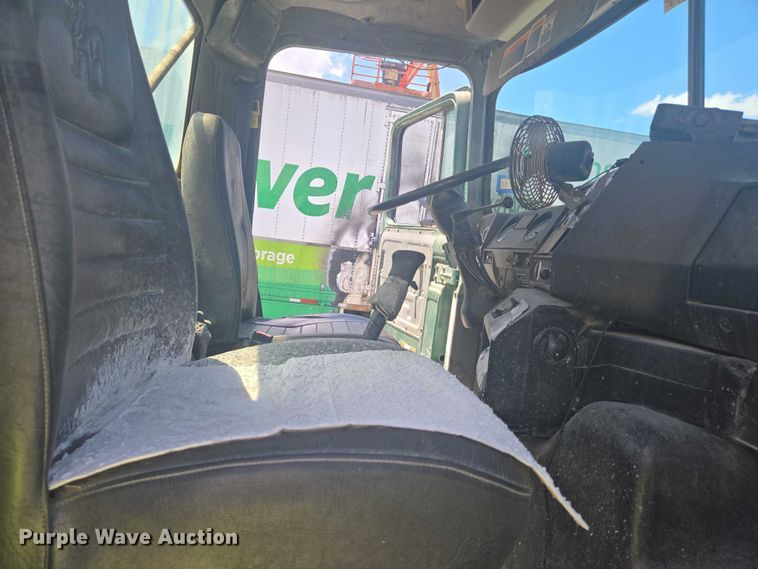 image for item YA1060 2004 Mack DM600 ready mix truck