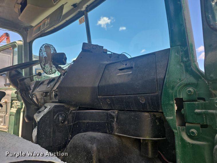 image for item YA1060 2004 Mack DM600 ready mix truck