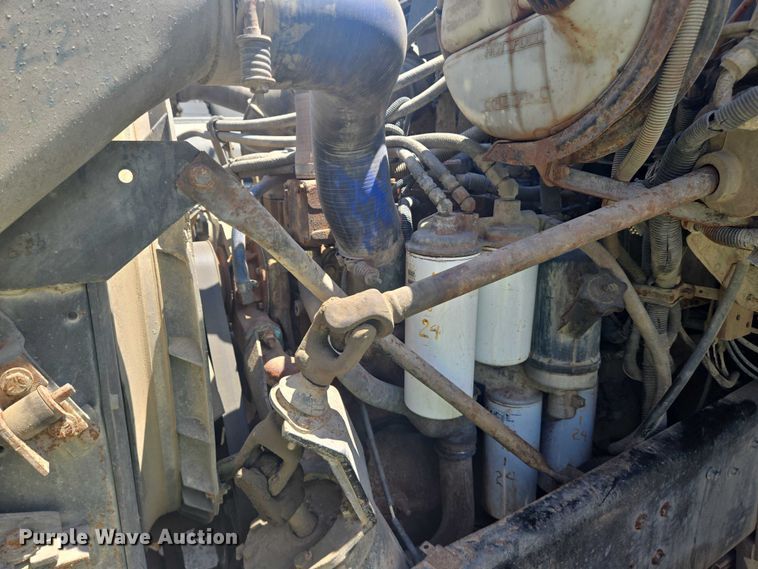 image for item YA1060 2004 Mack DM600 ready mix truck