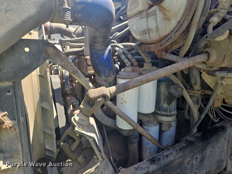 image for item YA1060 2004 Mack DM600 ready mix truck