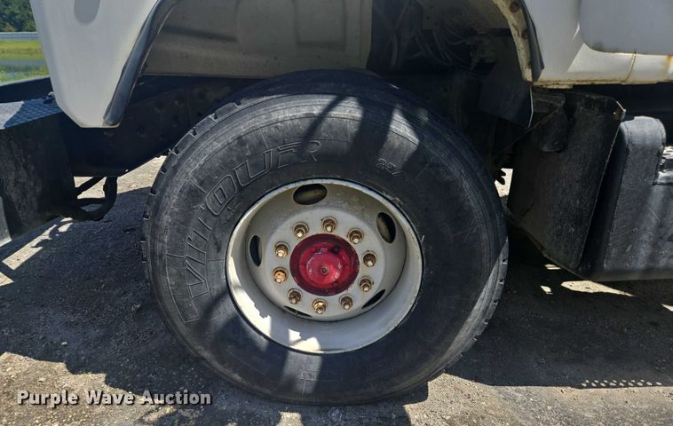 image for item YA1060 2004 Mack DM600 ready mix truck