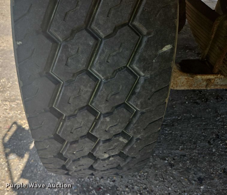 image for item YA1060 2004 Mack DM600 ready mix truck