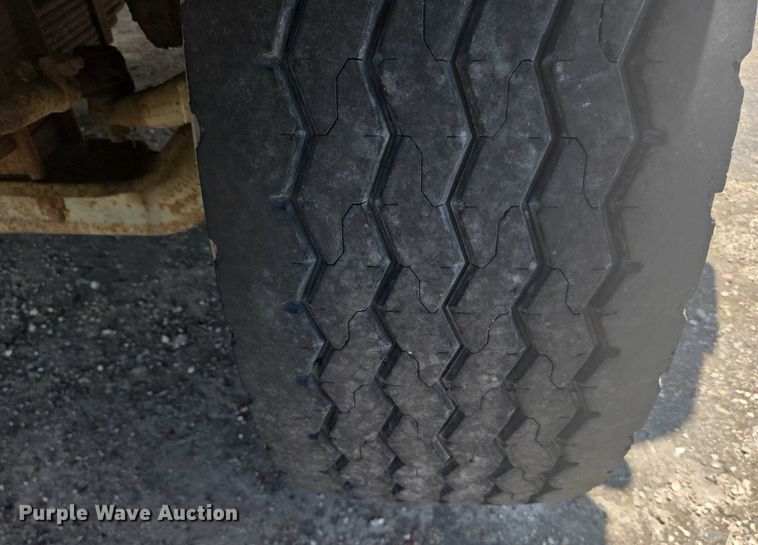 image for item YA1060 2004 Mack DM600 ready mix truck