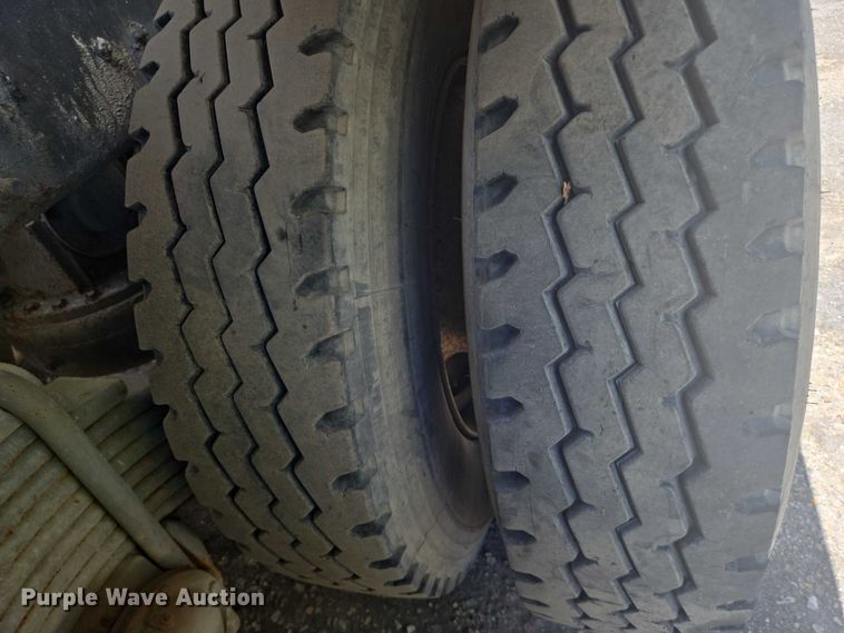 image for item YA1060 2004 Mack DM600 ready mix truck