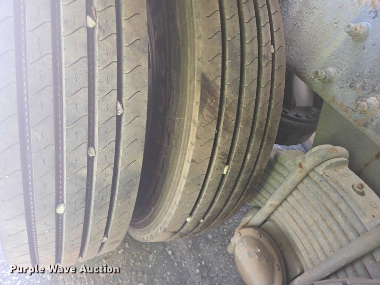 image for item YA1060 2004 Mack DM600 ready mix truck