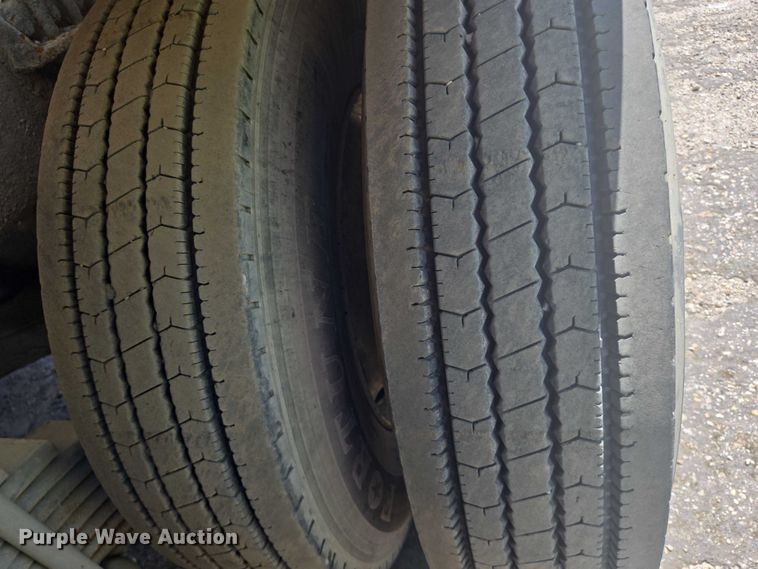 image for item YA1060 2004 Mack DM600 ready mix truck