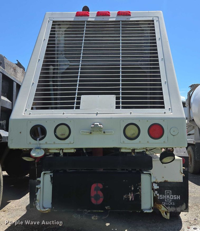 image for item YA1062 2001 Oshkosh S-Series ready mix truck