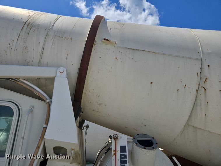 image for item YA1062 2001 Oshkosh S-Series ready mix truck