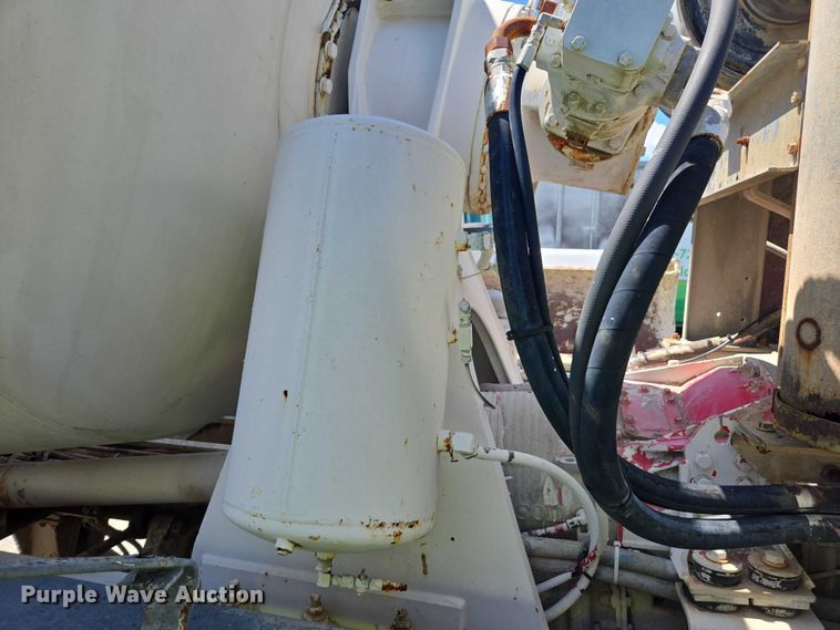 image for item YA1062 2001 Oshkosh S-Series ready mix truck