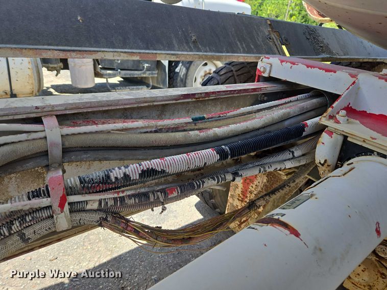 image for item YA1062 2001 Oshkosh S-Series ready mix truck