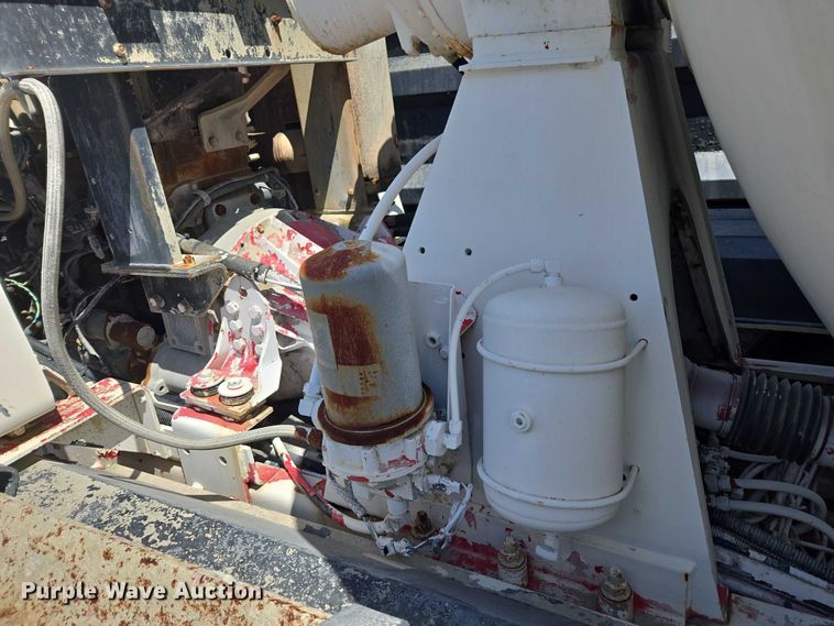 image for item YA1062 2001 Oshkosh S-Series ready mix truck