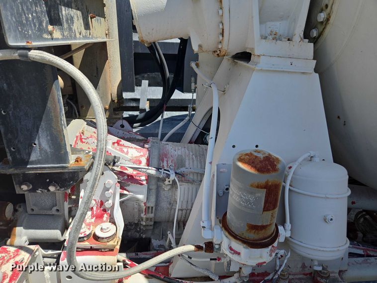 image for item YA1062 2001 Oshkosh S-Series ready mix truck