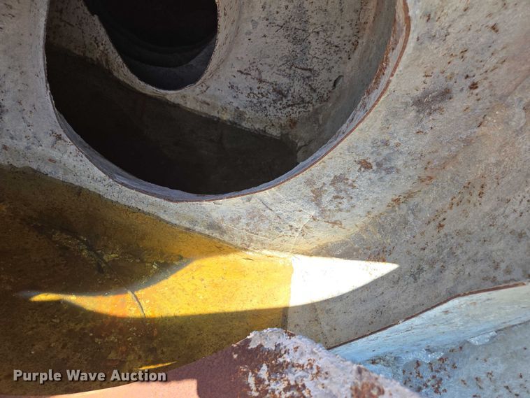 image for item YA1062 2001 Oshkosh S-Series ready mix truck