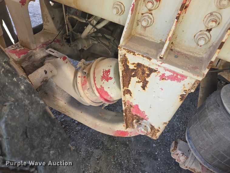 image for item YA1062 2001 Oshkosh S-Series ready mix truck