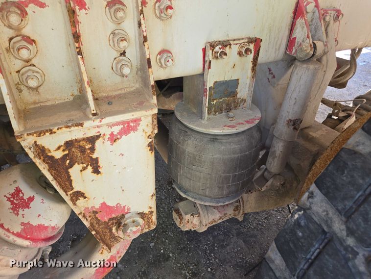 image for item YA1062 2001 Oshkosh S-Series ready mix truck