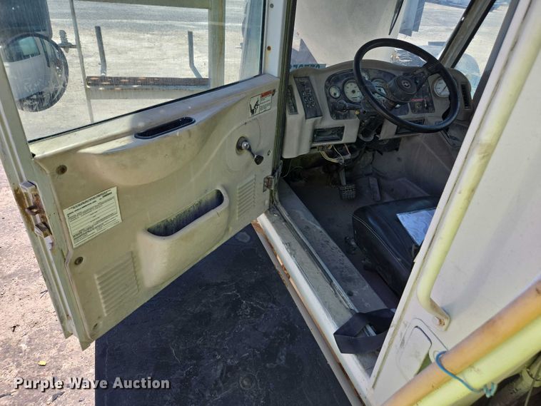 image for item YA1062 2001 Oshkosh S-Series ready mix truck