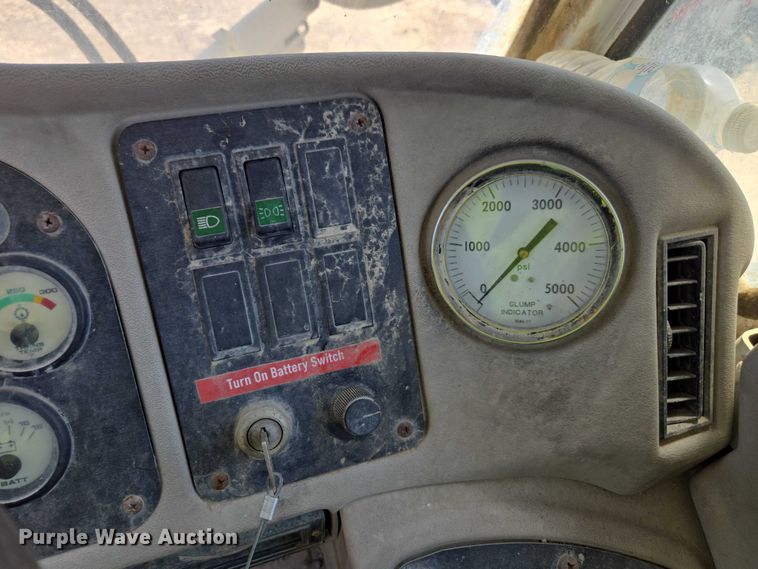 image for item YA1062 2001 Oshkosh S-Series ready mix truck