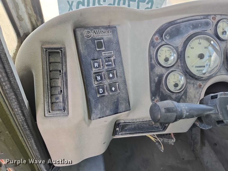 image for item YA1062 2001 Oshkosh S-Series ready mix truck