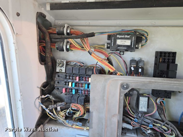 image for item YA1062 2001 Oshkosh S-Series ready mix truck