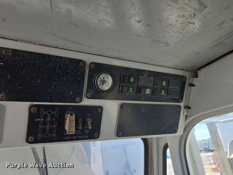 image for item YA1062 2001 Oshkosh S-Series ready mix truck