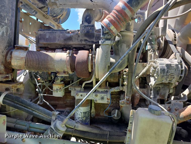 image for item YA1062 2001 Oshkosh S-Series ready mix truck