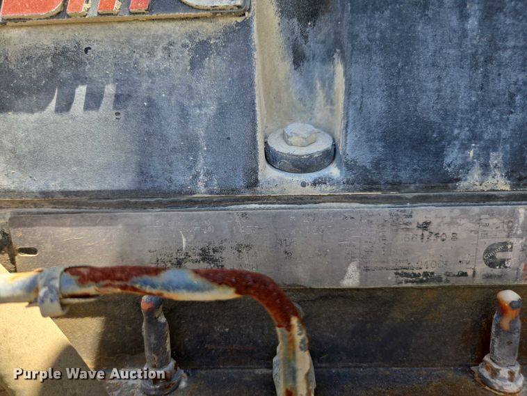 image for item YA1062 2001 Oshkosh S-Series ready mix truck