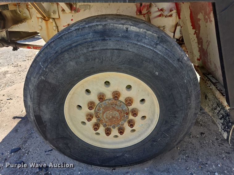 image for item YA1062 2001 Oshkosh S-Series ready mix truck