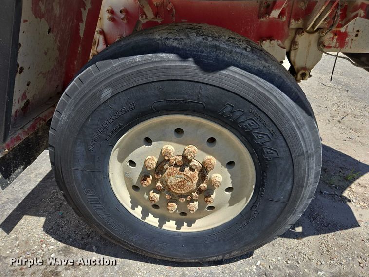 image for item YA1062 2001 Oshkosh S-Series ready mix truck