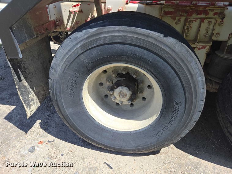 image for item YA1062 2001 Oshkosh S-Series ready mix truck