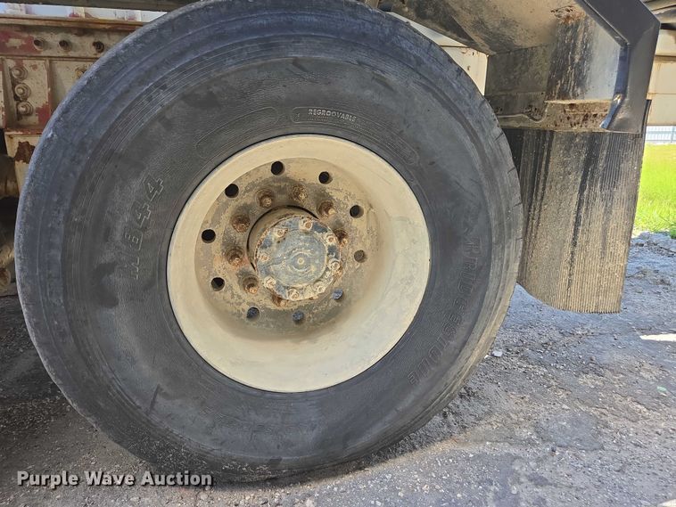 image for item YA1062 2001 Oshkosh S-Series ready mix truck