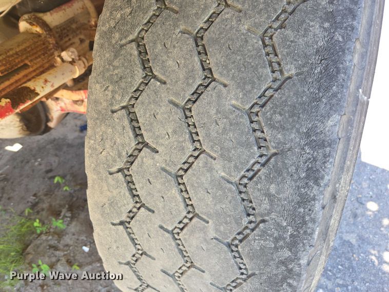 image for item YA1062 2001 Oshkosh S-Series ready mix truck