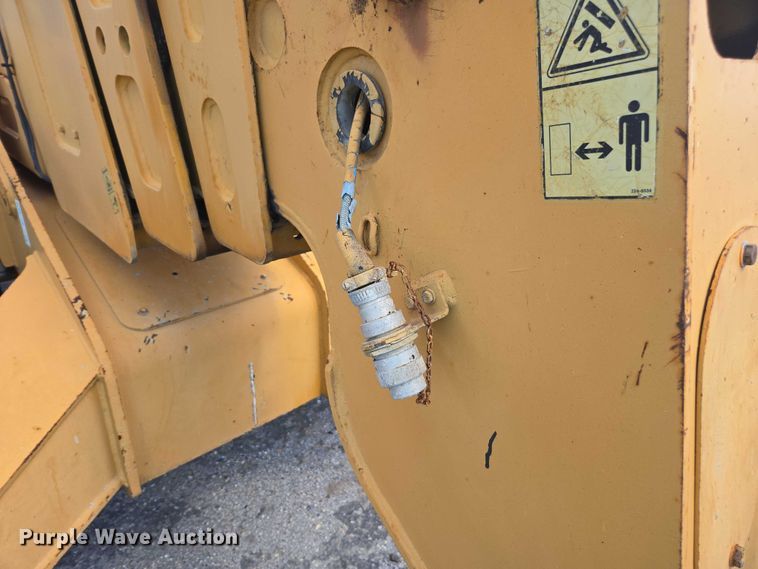 image for item YA1063 2005 Caterpillar TH580B telehandler