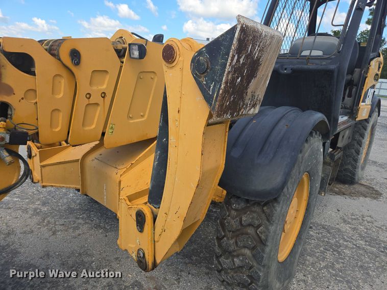 image for item YA1063 2005 Caterpillar TH580B telehandler