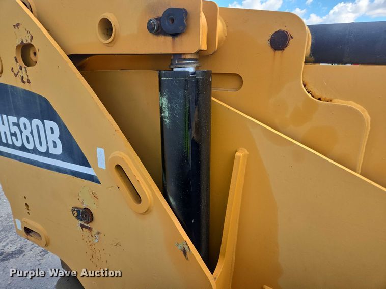 image for item YA1063 2005 Caterpillar TH580B telehandler