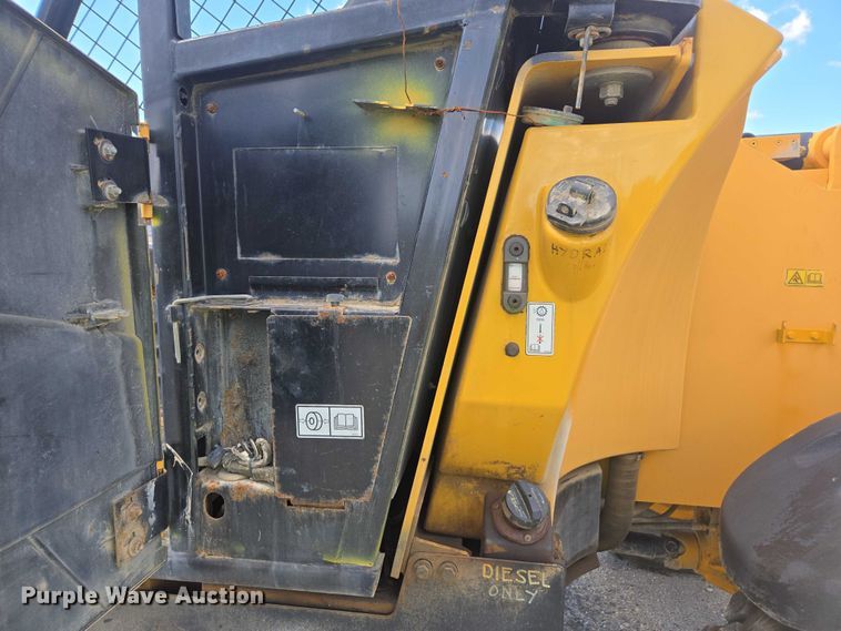 image for item YA1063 2005 Caterpillar TH580B telehandler