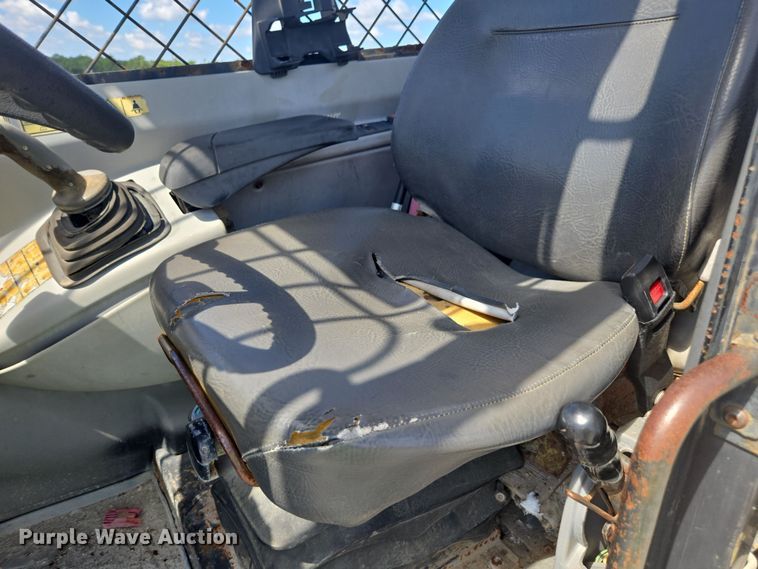 image for item YA1063 2005 Caterpillar TH580B telehandler