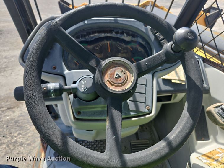 image for item YA1063 2005 Caterpillar TH580B telehandler