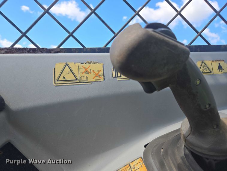 image for item YA1063 2005 Caterpillar TH580B telehandler