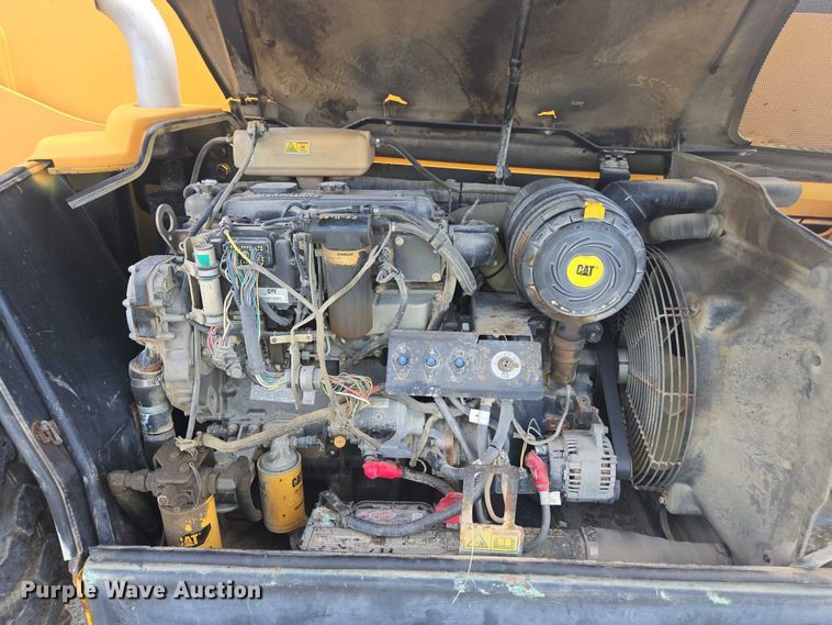 image for item YA1063 2005 Caterpillar TH580B telehandler