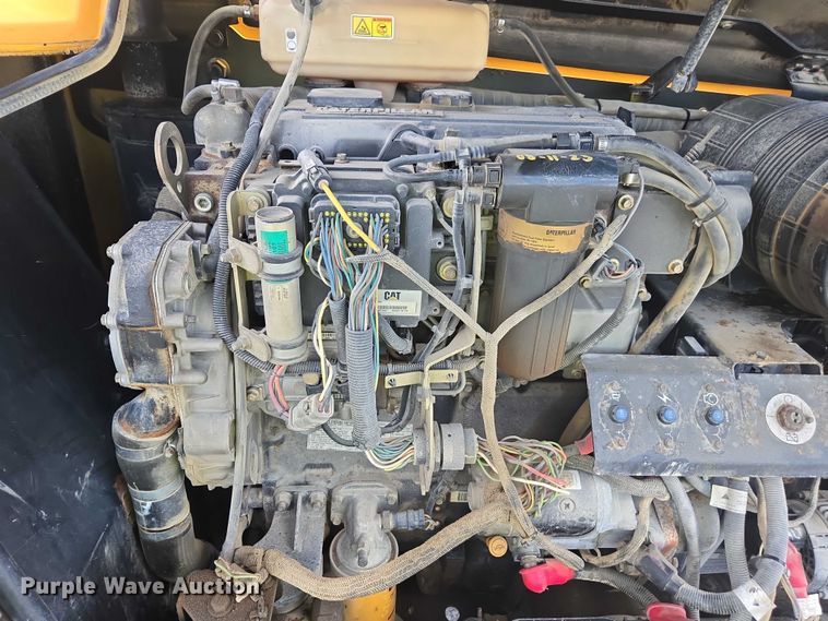 image for item YA1063 2005 Caterpillar TH580B telehandler