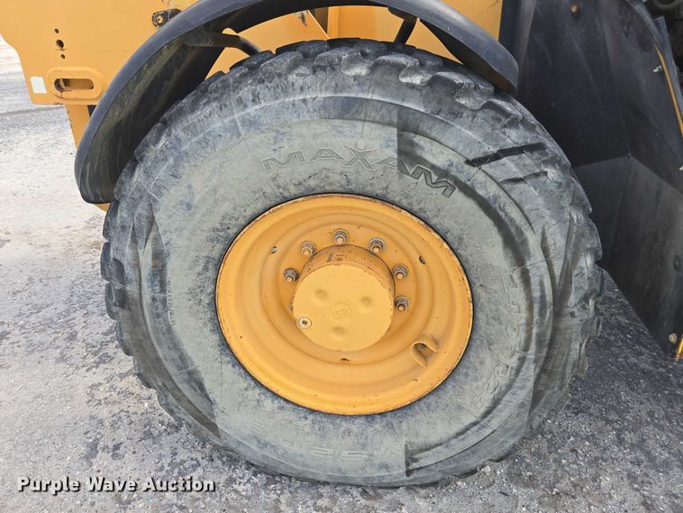 image for item YA1063 2005 Caterpillar TH580B telehandler