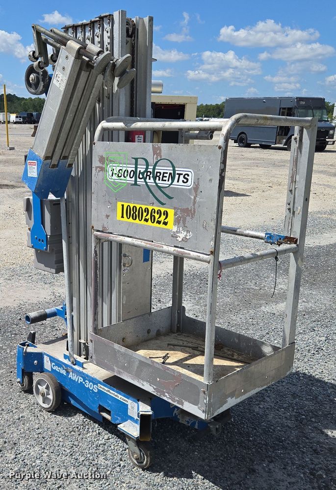 image for item YA1064 2018 Genie AWP-30S vertical lift