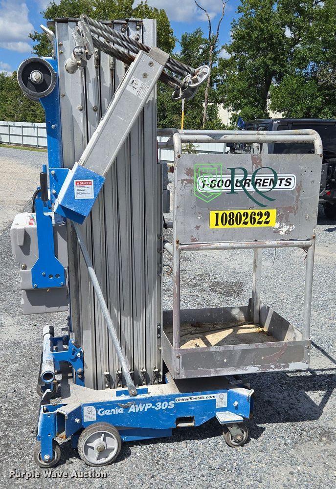 image for item YA1064 2018 Genie AWP-30S vertical lift