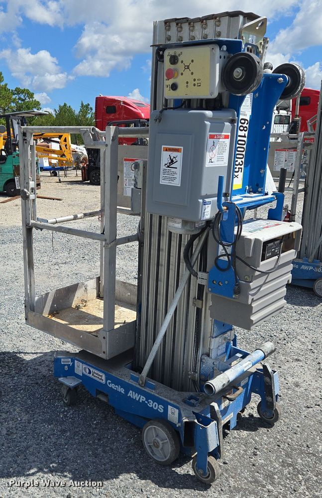 image for item YA1064 2018 Genie AWP-30S vertical lift