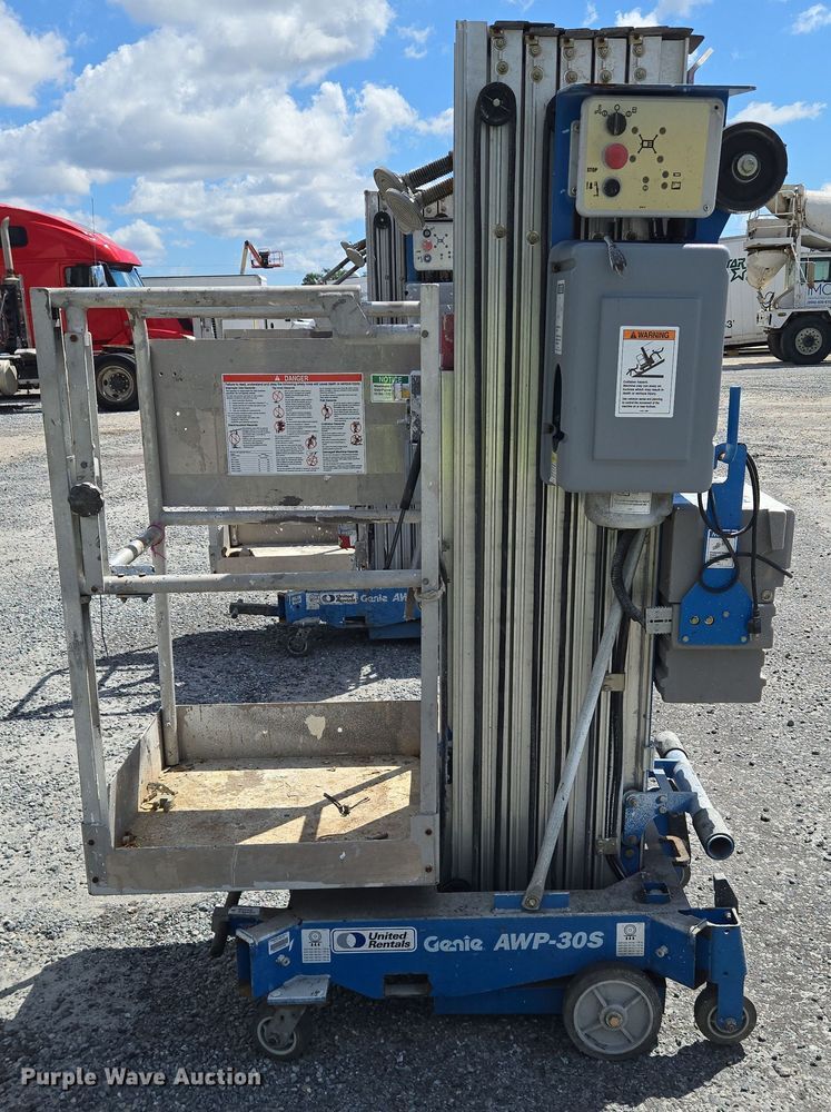 image for item YA1064 2018 Genie AWP-30S vertical lift