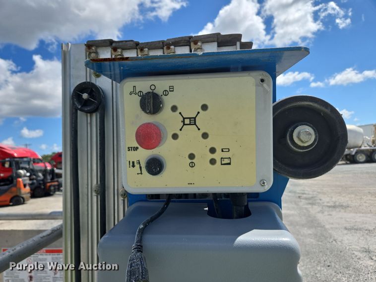 image for item YA1064 2018 Genie AWP-30S vertical lift