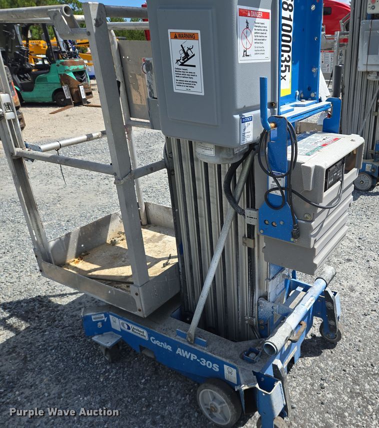 image for item YA1064 2018 Genie AWP-30S vertical lift