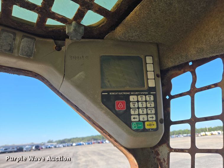 image for item YA1067 2006 Bobcat S150 skid steer loader